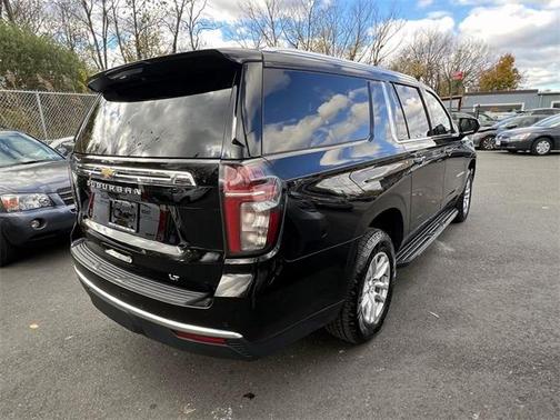 2024 Chevrolet Suburban LT