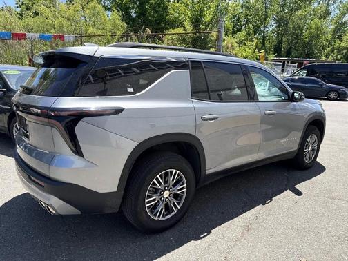 Gray 2025 Chevrolet Traverse LT