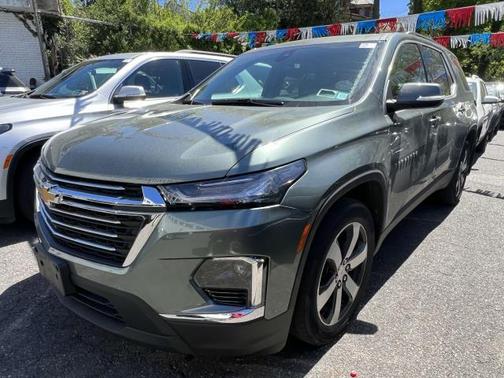2022 Chevrolet Traverse LT Leather