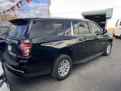 2024 Chevrolet Suburban LT