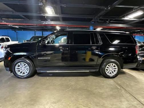 2023 Chevrolet Suburban LT