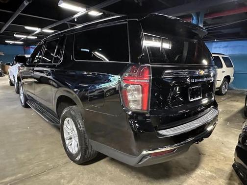 2023 Chevrolet Suburban LT