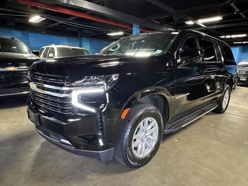 2023 Chevrolet Suburban LT