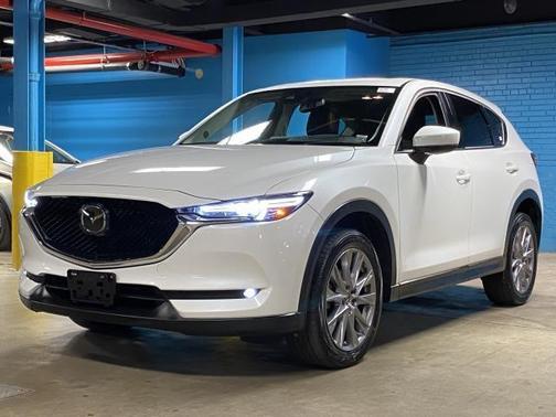 Photo 4 of 50 of 2019 Mazda CX-5 Grand Touring