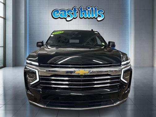 2025 Chevrolet Suburban LT