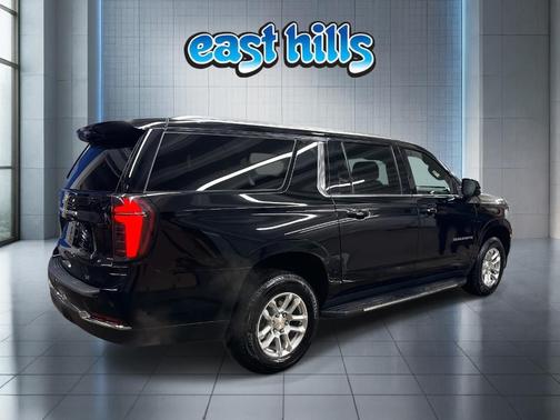 2025 Chevrolet Suburban LT