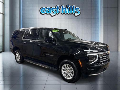 2025 Chevrolet Suburban LT