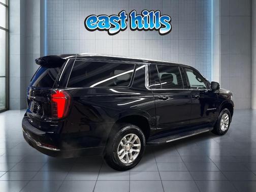 2025 Chevrolet Suburban LT