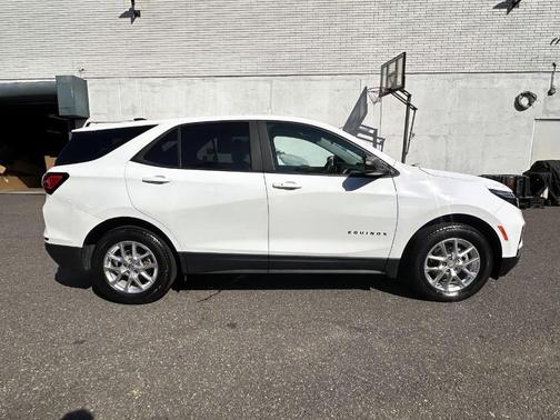 2022 Chevrolet Equinox LS