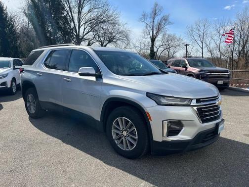 2022 Chevrolet Traverse LT Leather