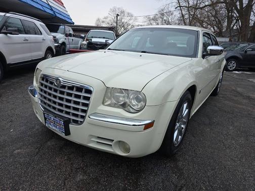 White 2007 Chrysler 300C Base