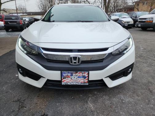 Photo 5 of 44 of 2016 Honda Civic Touring