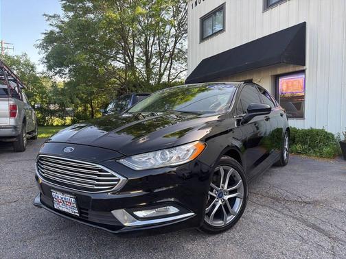 Black 2017 Ford Fusion SE