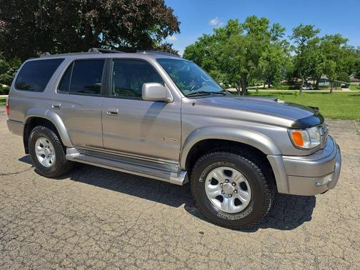Gray 2002 Toyota 4Runner SR5