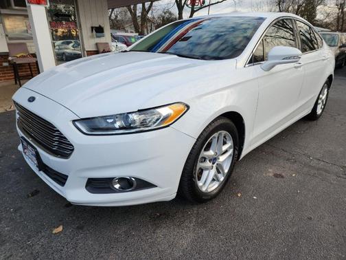 Photo 1 of 32 of 2014 Ford Fusion SE