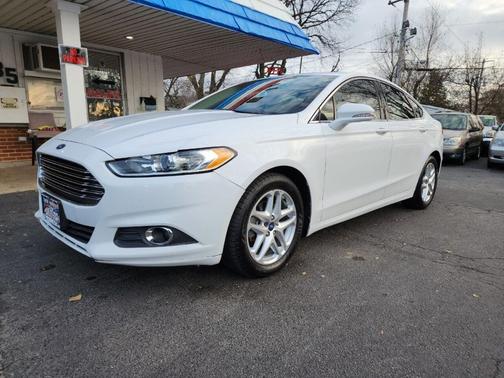 Photo 2 of 32 of 2014 Ford Fusion SE