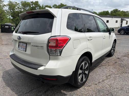 White 2017 Subaru Forester 2.5i Limited