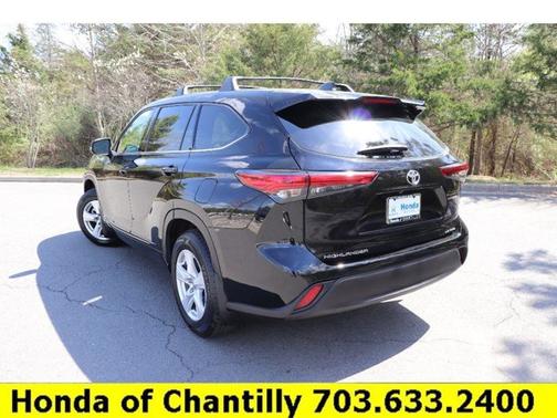Black 2022 Toyota Highlander LE