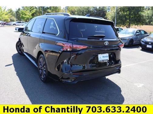 2021 Toyota Sienna XSE 7 Passenger
