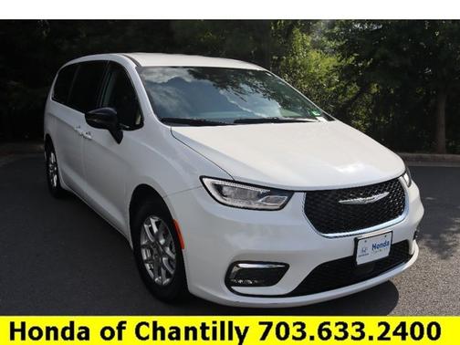 2024 Chrysler Pacifica Touring L