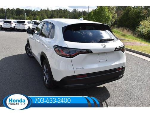 Platinum White Pearl 2027 Honda HR-V LX