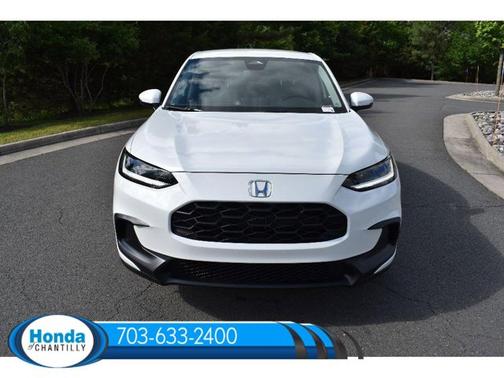 Platinum White Pearl 2027 Honda HR-V LX