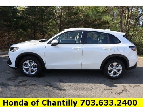 Platinum White Pearl 2024 Honda HR-V LX