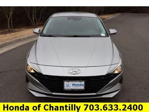 2022 Hyundai ELANTRA SEL
