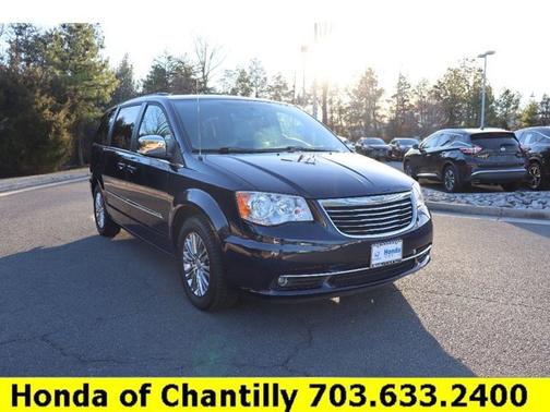 2013 Chrysler Town & Country Touring-L