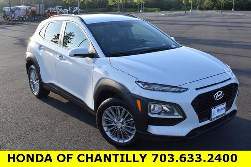 Photo 1 of 32 of 2018 Hyundai Kona SEL