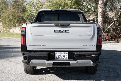 2024 GMC Sierra EV Denali