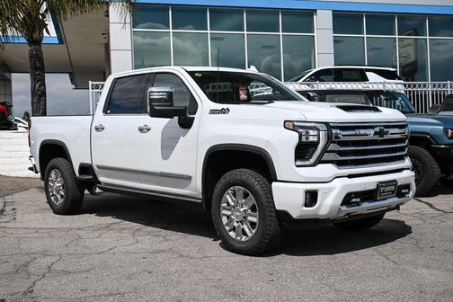 Polar White 2026 Chevrolet Silverado 2500 High Country