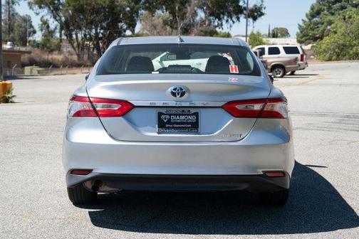 2020 Toyota Camry Hybrid LE