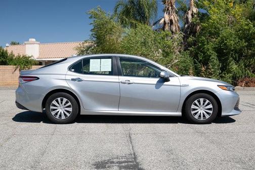 2020 Toyota Camry Hybrid LE