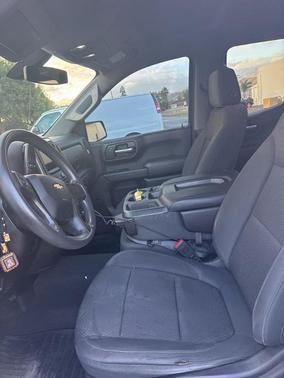 Summit White 2019 Chevrolet Silverado 1500 Custom