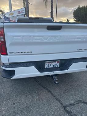 Summit White 2019 Chevrolet Silverado 1500 Custom