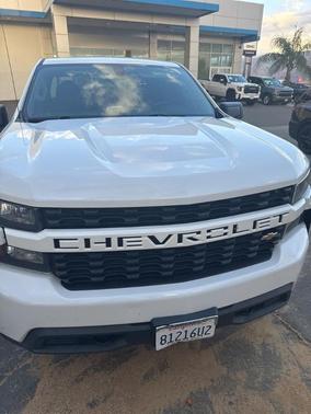 Summit White 2019 Chevrolet Silverado 1500 Custom