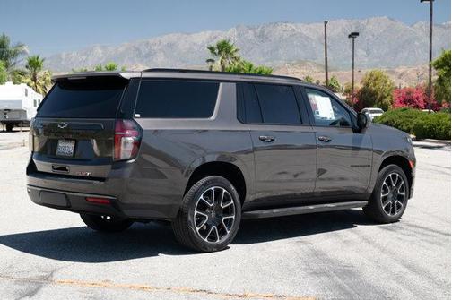 2021 Chevrolet Suburban RST