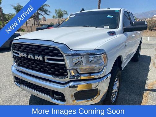 Bright White Clearcoat 2022 RAM 2500 Big Horn