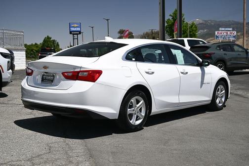 Summit White 2023 Chevrolet Malibu LT