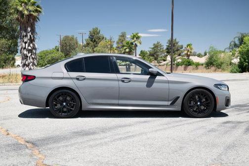 2022 BMW 530 i