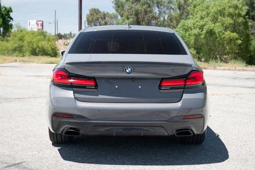 2022 BMW 530 i