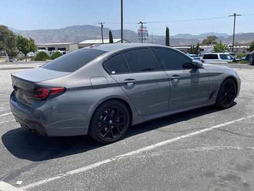2022 BMW 530 i