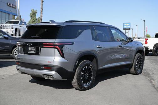 Sterling Gray Metallic 2026 Chevrolet Traverse Z71