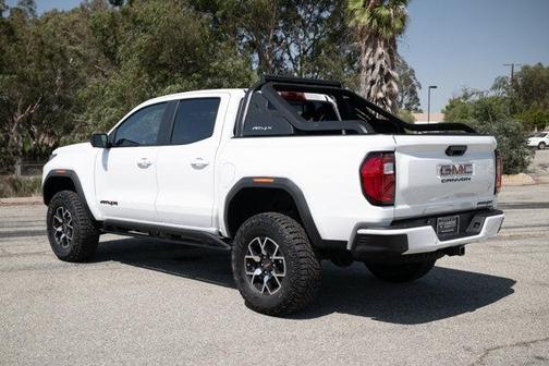 2025 GMC Canyon AT4