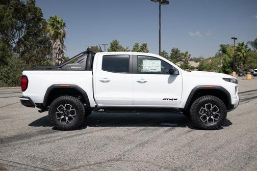 2025 GMC Canyon AT4
