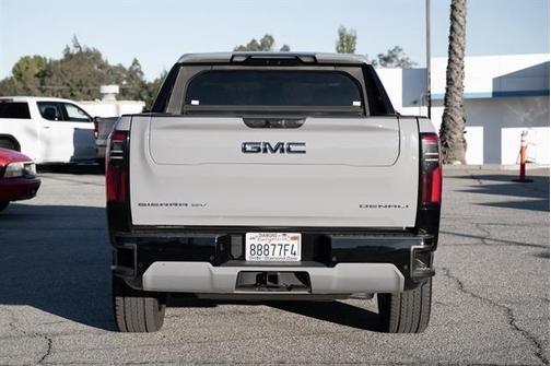 2024 GMC Sierra EV Denali