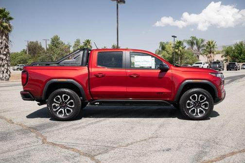 2025 GMC Canyon AT4
