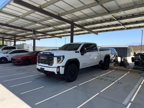 Summit White 2024 GMC Sierra 3500 AT4