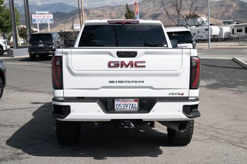 Summit White 2024 GMC Sierra 3500 AT4